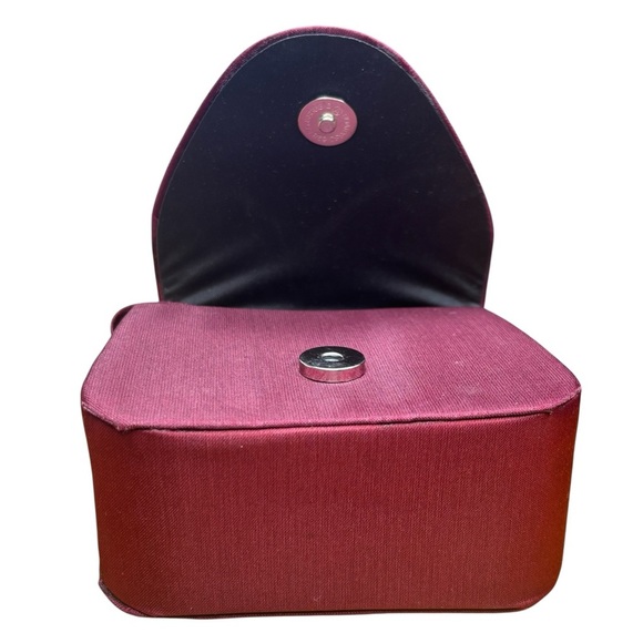 Crossbody Bag/ Wallet In Burgundy New 5”x 4.5” Flap Closure Gold Tone - Picture 5 of 9